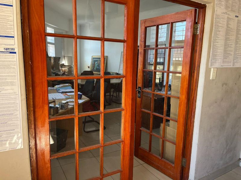 NORTH FACING COMMERCIAL PROPERTY - Photo 8