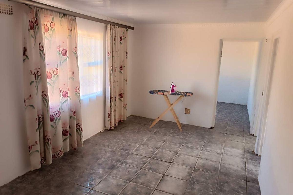 🏡 Renovated 2-Bedroom Home with Income-Generating 3-Bedroom Flatlet for Sale in Imbali Unit 2, Pietermaritzburg Dual Living, Rental Income & Exceptional Value - Photo 5