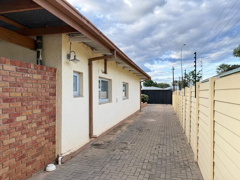 House For Sale Old Pionierspark - Photo 2