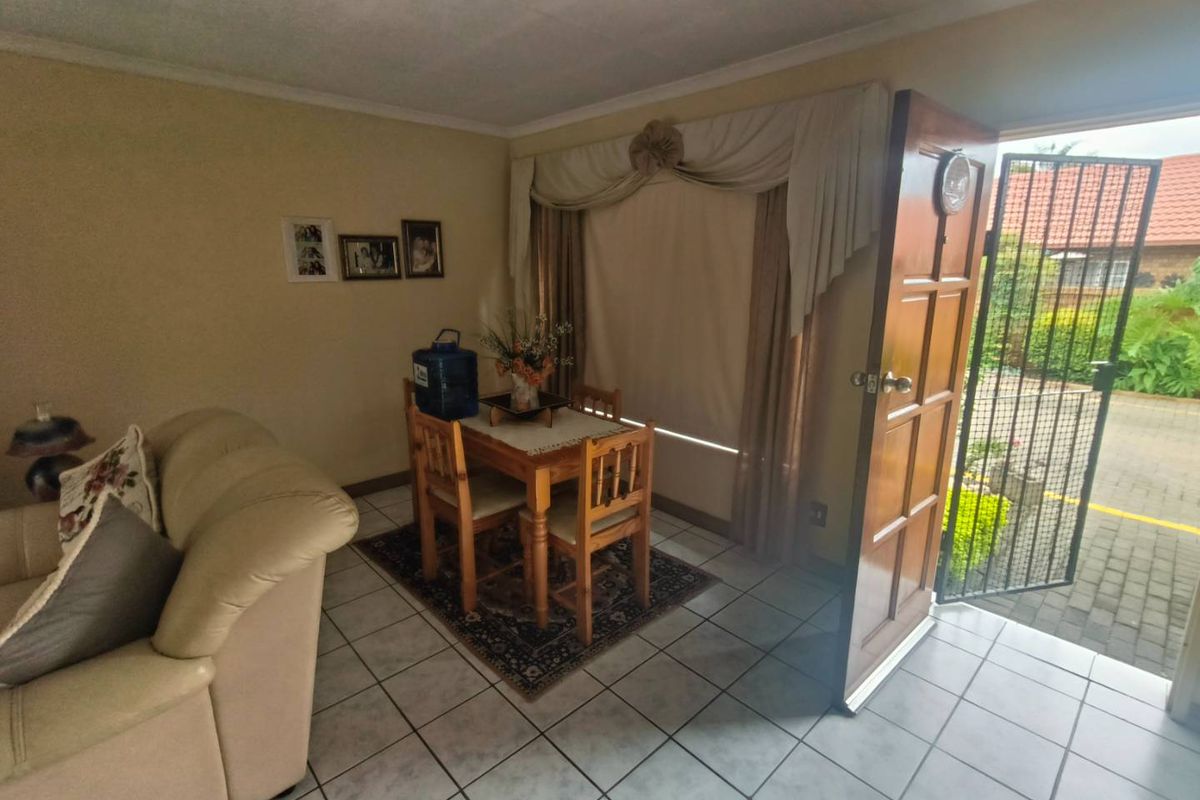Elardia. 2 Bedroom Townhouse for sale - Photo 4