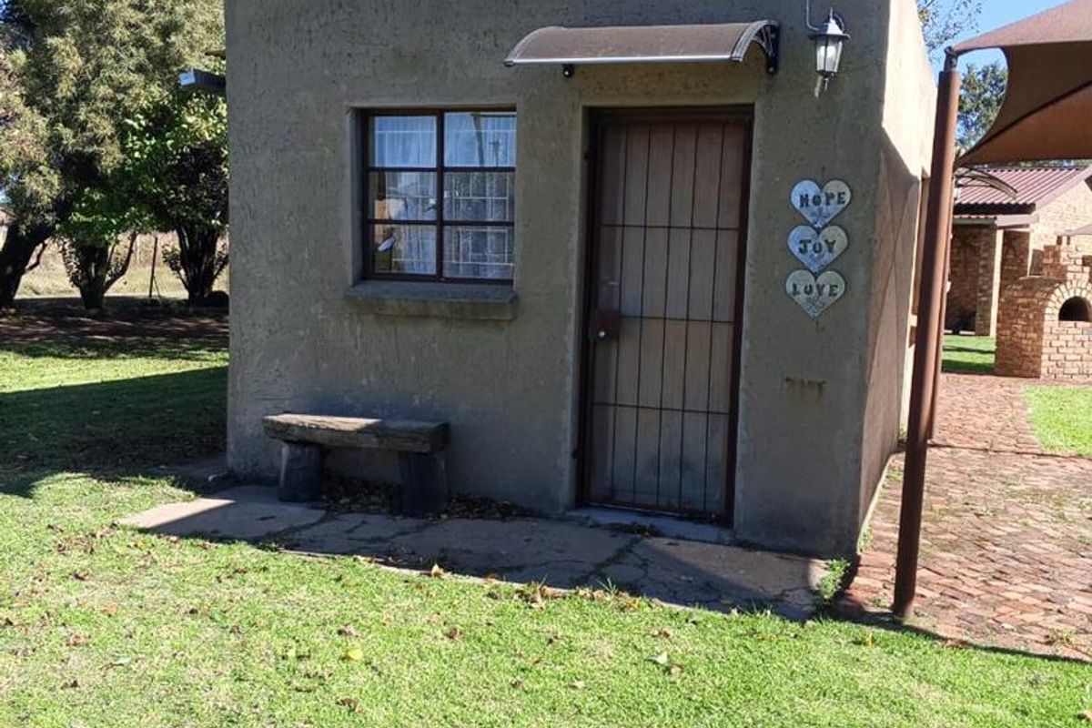 Bachelor’s Flat To Rent – Peaceful Garden Retreat - Photo 4