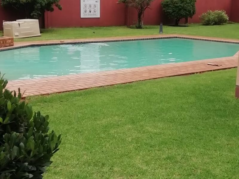 2 Bedroom Apartment / Flat for Sale in Lakefield - Photo 3