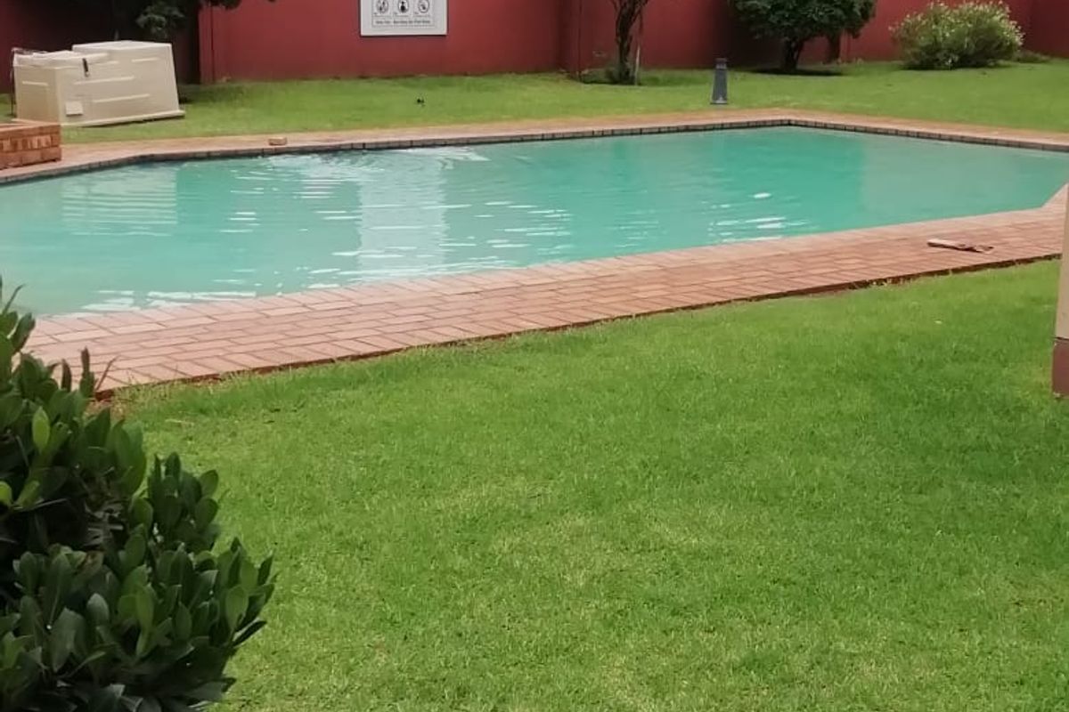 2 Bedroom Apartment / Flat for Sale in Lakefield - Photo 3