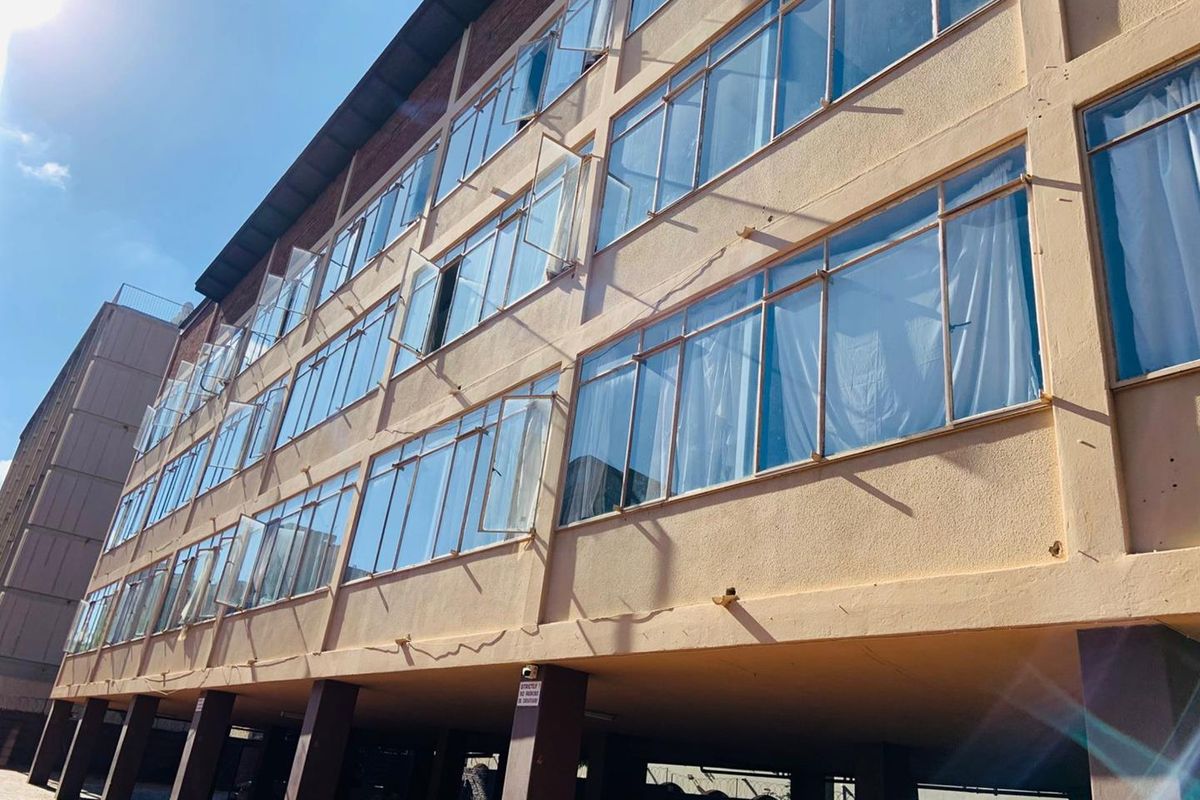 **Spacious 2 Bedroom Apartment for Shared Living** - Photo 2