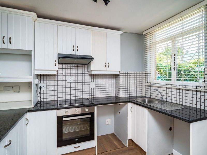 Modern Ground-Floor Flat in Hillcrest Centre - Photo 7