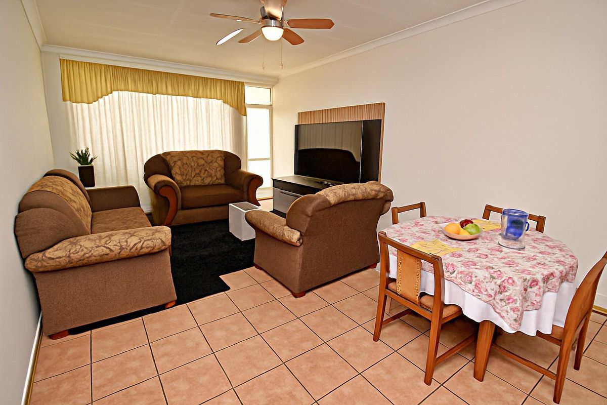 First Floor Apartment - Photo 5