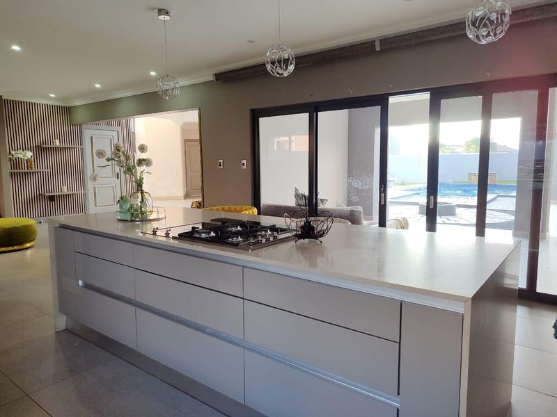 Massive Double storey house for sale in Heuwelsig Estate, Centurion - Photo 9