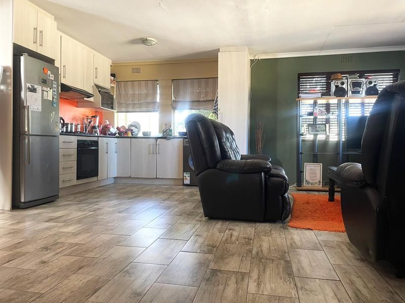 3-Bedroom Free-Standing Home in Richwood - Photo 9