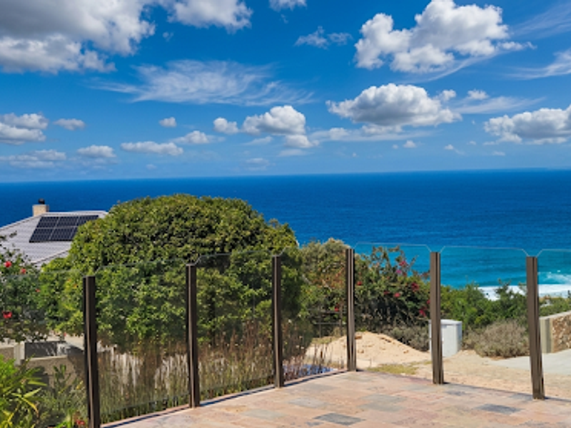 Three Storey House 4 Bedrooms with Uninterrupted Sea View in Dana bay - Photo 8