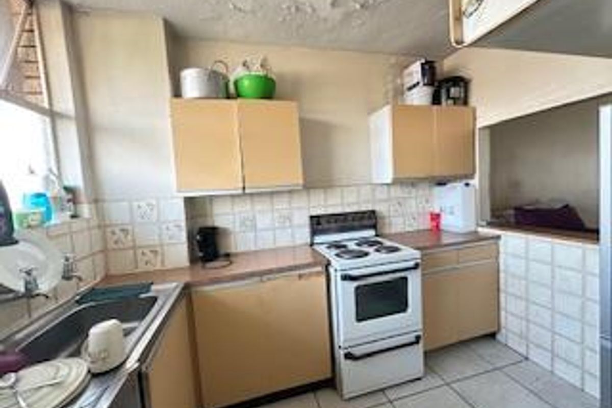 Value & Location: Spacious 2-Bed in Pretoria Central - Photo 5