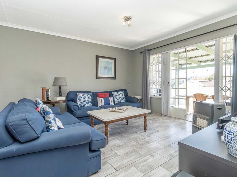 Cosy low maintenance cluster with potential for third bedroom - Photo 4