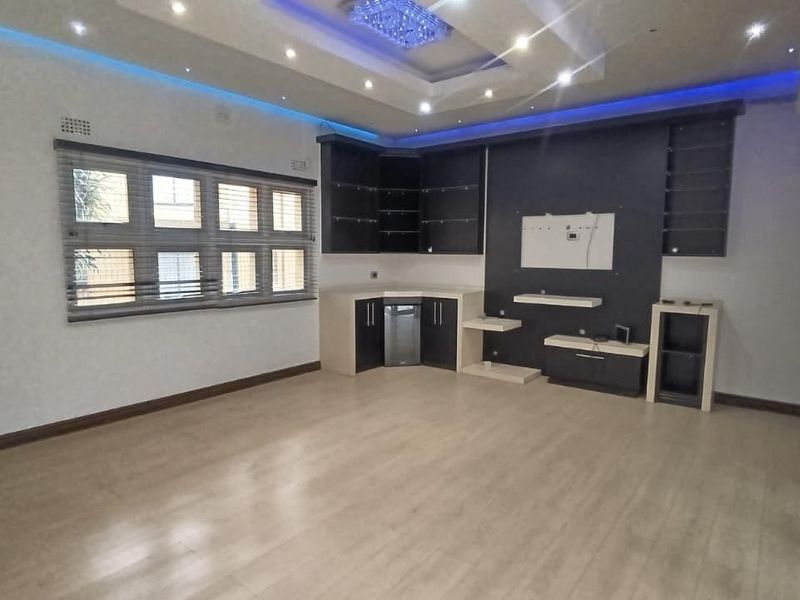Spacious Double-Story Family Home With Dual Living - Photo 9