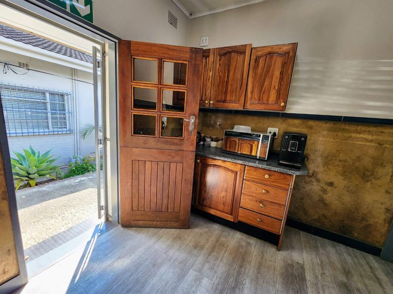 The Riviera Utility Campus - Photo 7