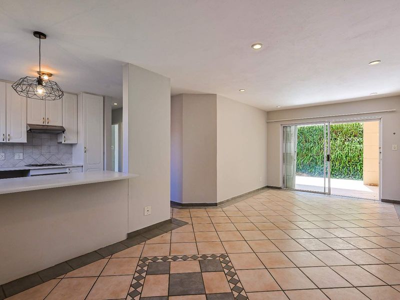 Spacious 2-Bed, 2-Bath Ground Floor Unit in Erasmuskloof! - Photo 9