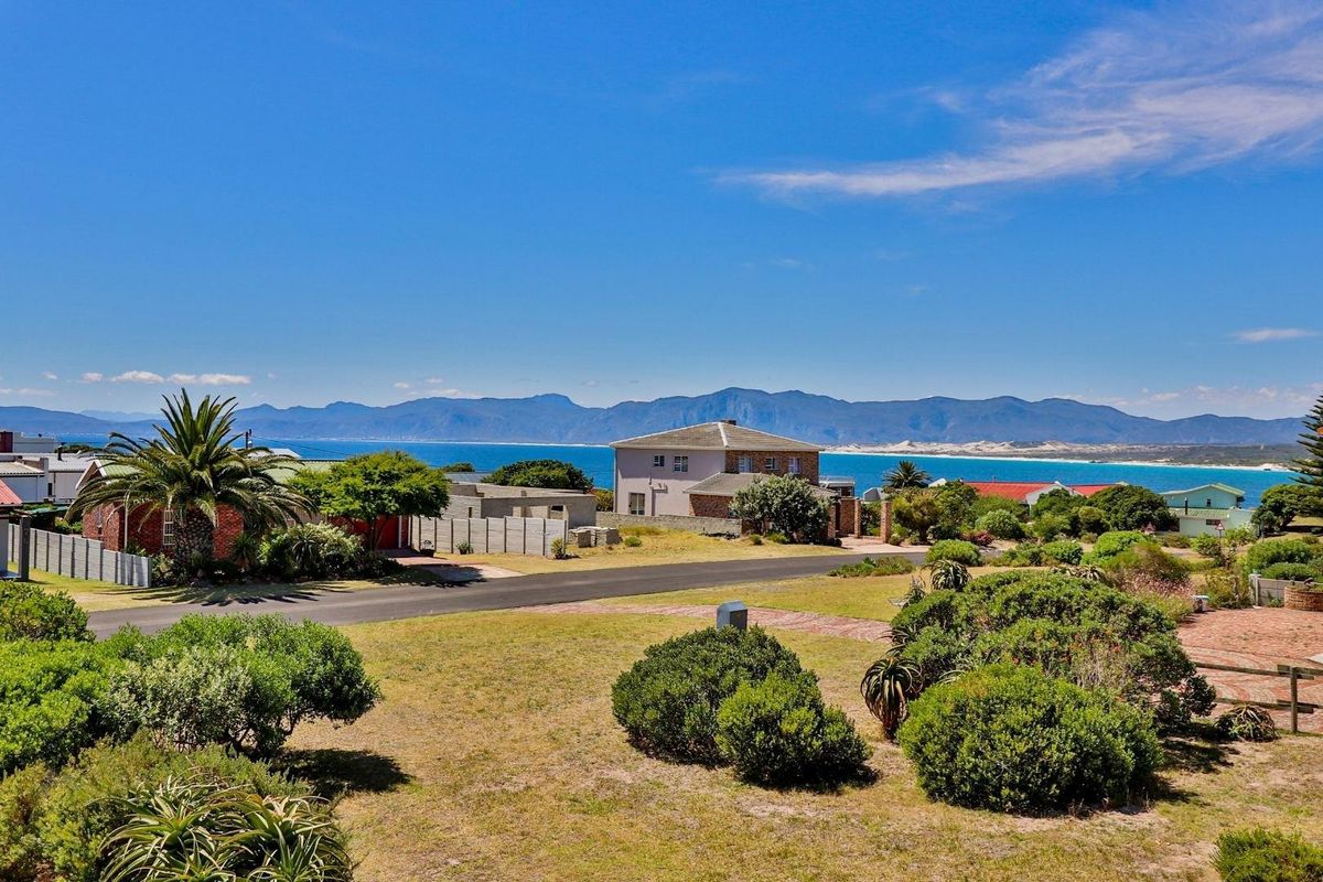 A Notable Investment - 6 Bedroom Double-story Home in De Kelders - Photo 5