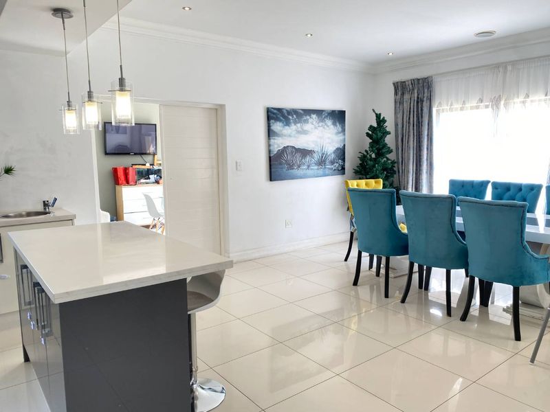 Stunning 3-Bedroom Masterpiece In Blue Valley Golf Estate Awaits You - Photo 5