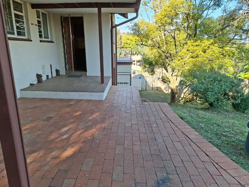 Solid Home in Mulbarton. Bargain at R1,695M - Photo 10