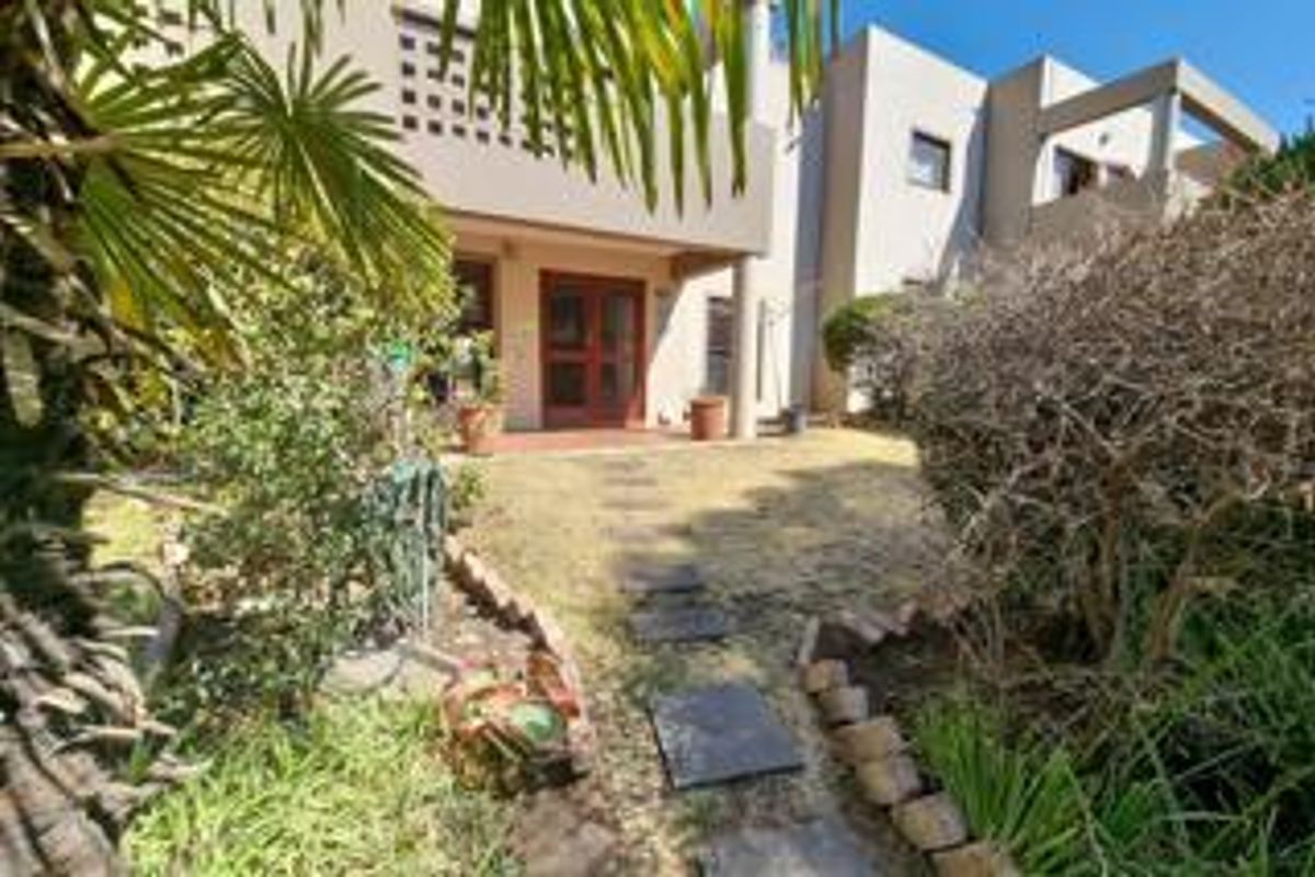 Comfortable lock and go home in the heart of new market park - Photo 2
