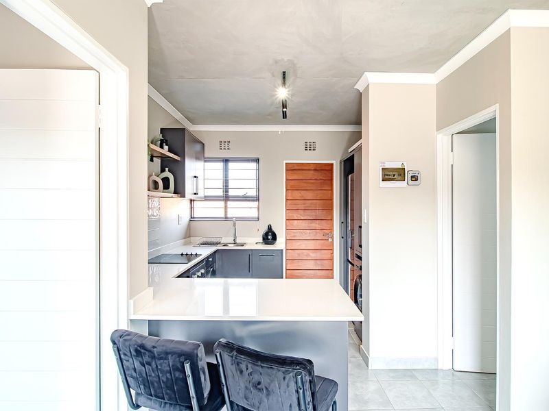 Modern 2 Bedroom 2 Bathroom Apartments in iQ Meerendal - Photo 6