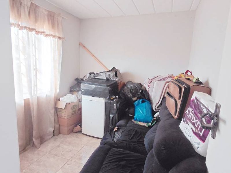 Charming Ground Floor Unit: Comfort & Convenience Await!" - Photo 8