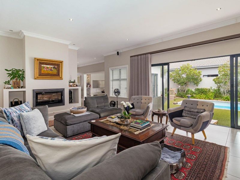 RARE FIND IN SAGEWOOD ESTATE - Photo 3