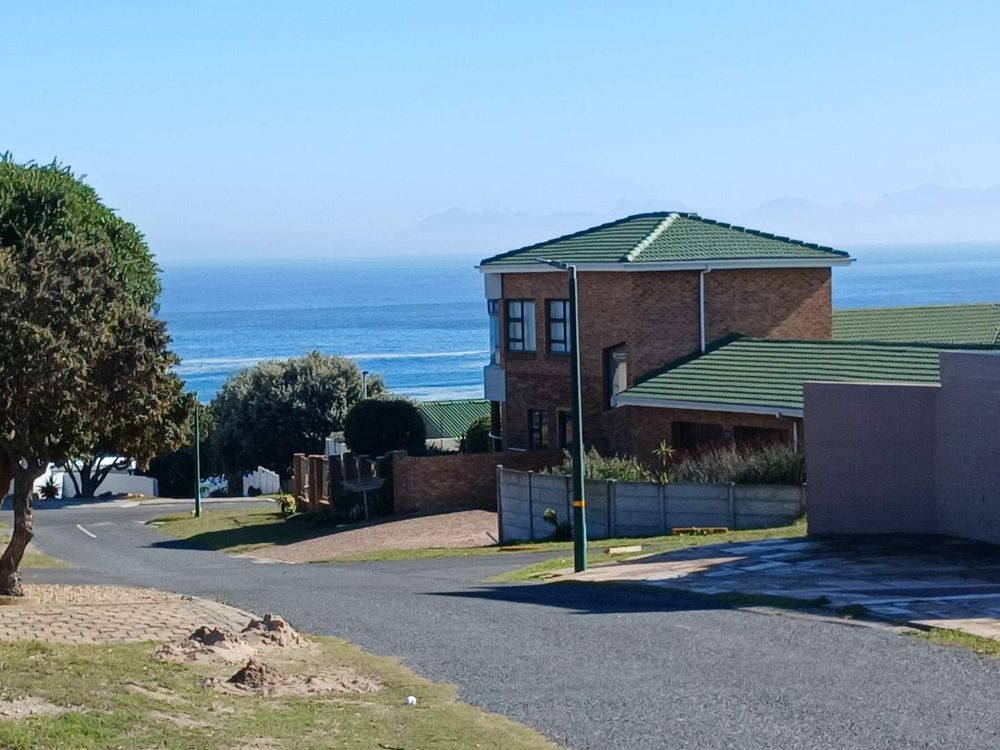 Same as previous photo; now zoomed in a bit.