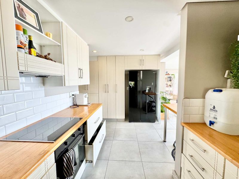 Hendra Estates - Stunning Sea-View Apartment For Sale In Umhlanga - Photo 10