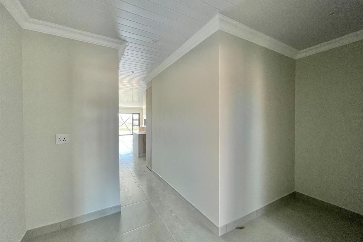 Brand New Modern Low-Maintenance Facebrick 3 Bedroom Duet Home For Sale in Island View, Mossel Bay - Photo 4