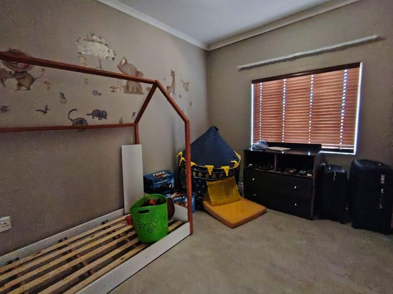 "Balcony Views & Easy Living in Prime Location!" - Photo 9