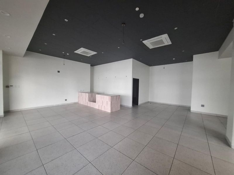 RESTAURANT / COFFEE SHOP TO LET - Photo 3