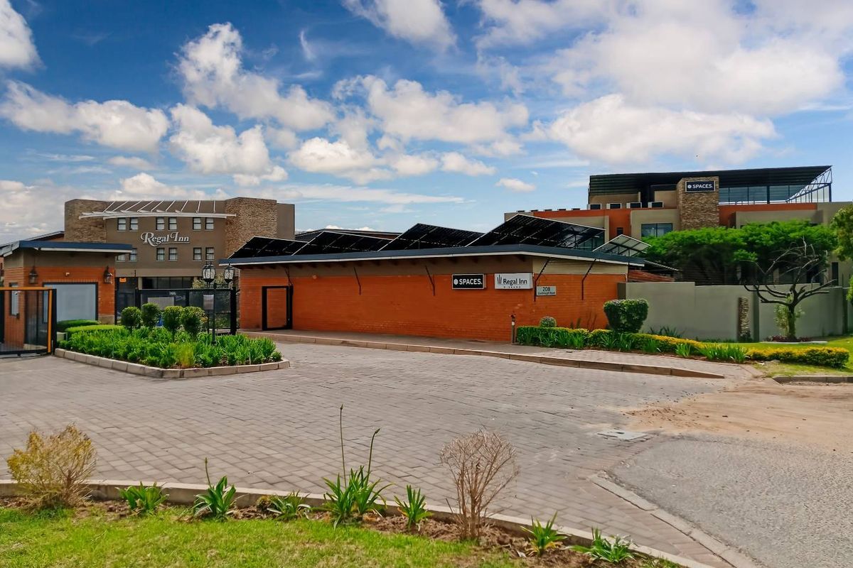 24/7 access to designer office space for 4 persons in Spaces Blue Hills. - Photo 3