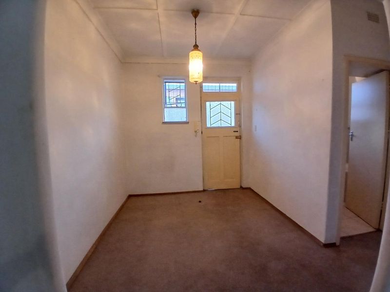 74m2 Lovely Spacious up Stairs unit. - Photo 3