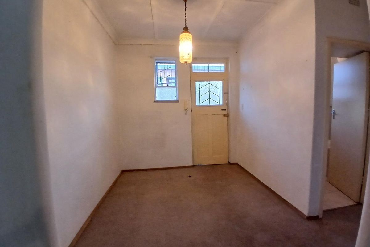 74m2 Lovely Spacious up Stairs unit. - Photo 3