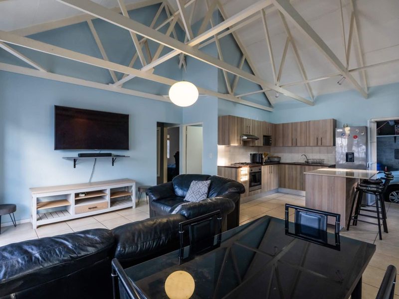 2 Bedroom Townhouse - Photo 4