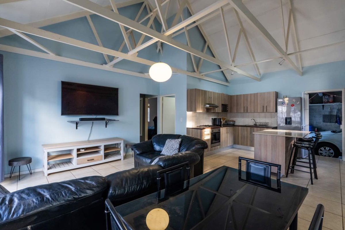 2 Bedroom Townhouse - Photo 4