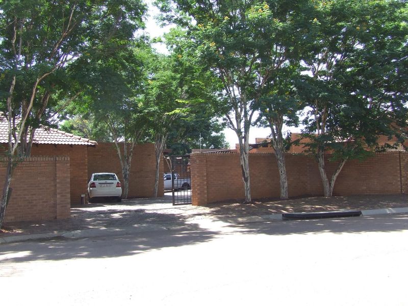2 BEDROOM TOWNHOUSE TO RENT IN THERESA PARK - Photo 6