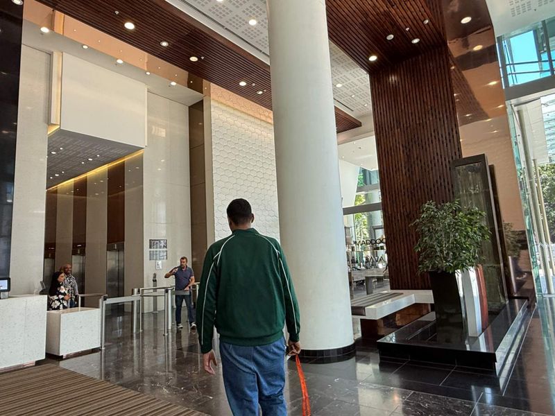 Full floor office with views in prestigious block - Photo 2