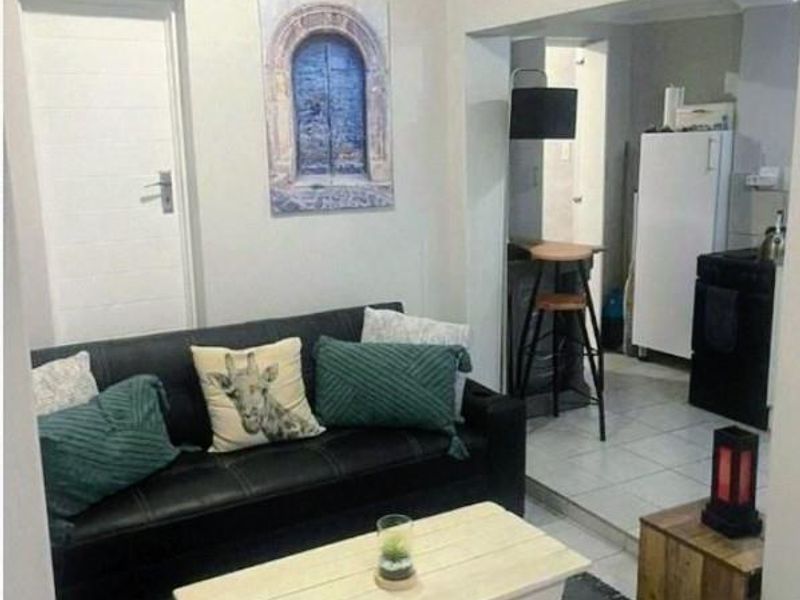 Charming 1 Bedroom Garden Cottage To Let - Photo 2