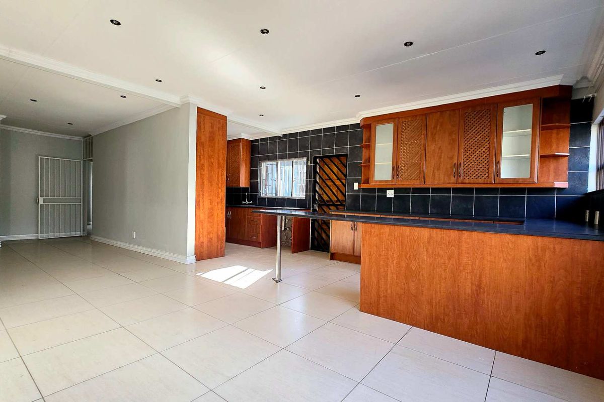 Newly Renovated Family Home with Flatlet Potential & Exceptional Entertainment Space - Photo 3