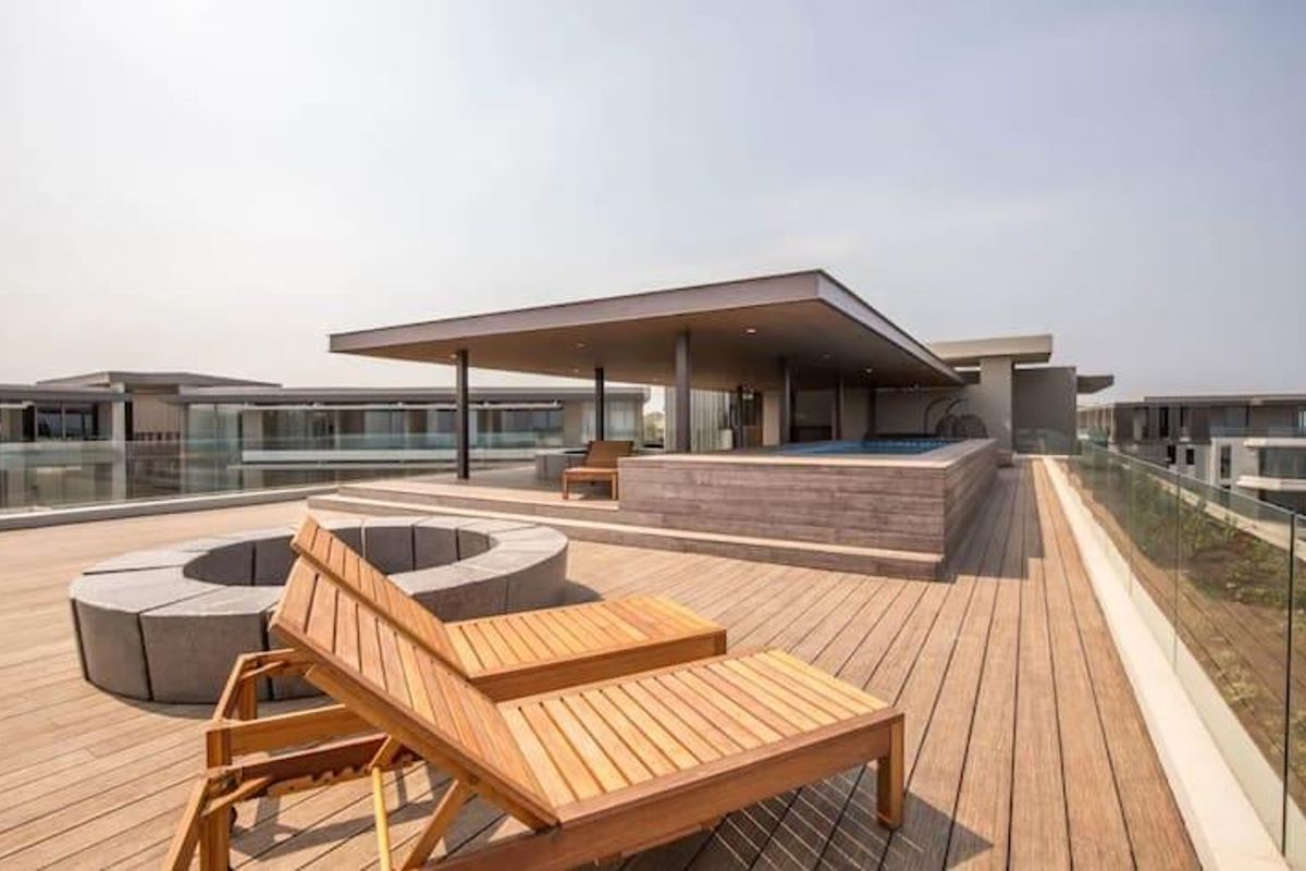 Luxury Coastal Living in the Heart of Umdloti - Photo 2