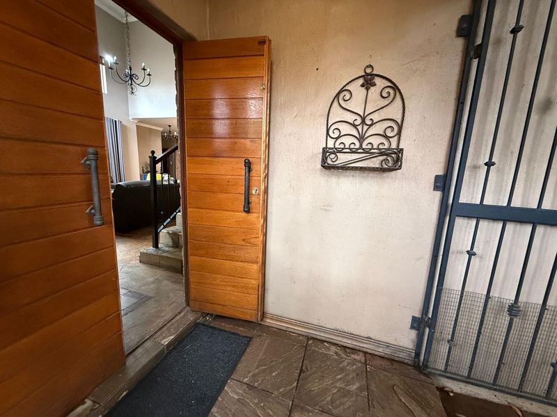 4 bed, 3.5 bath house in Waverley - Photo 3