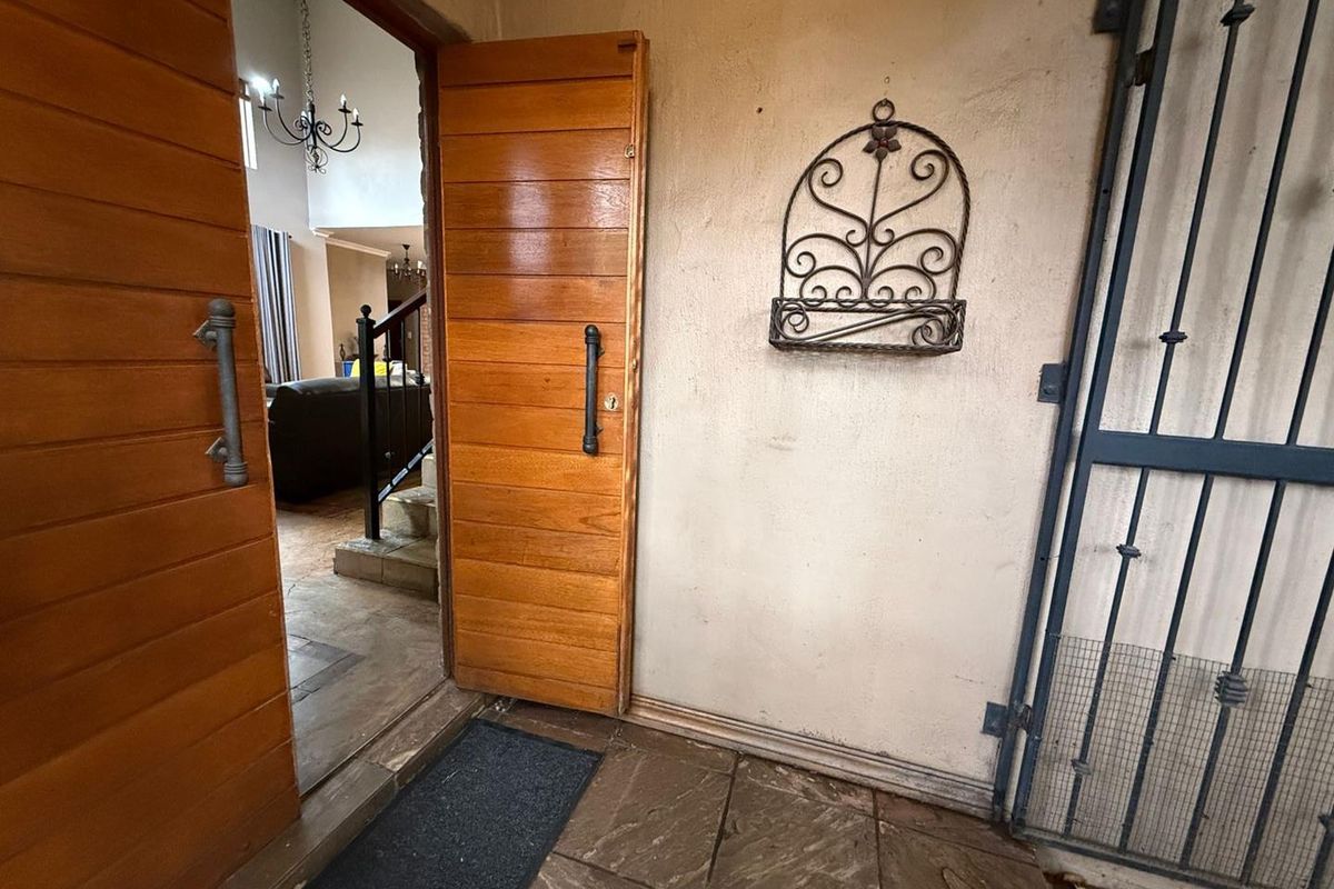 4 bed, 3.5 bath house in Waverley - Photo 3