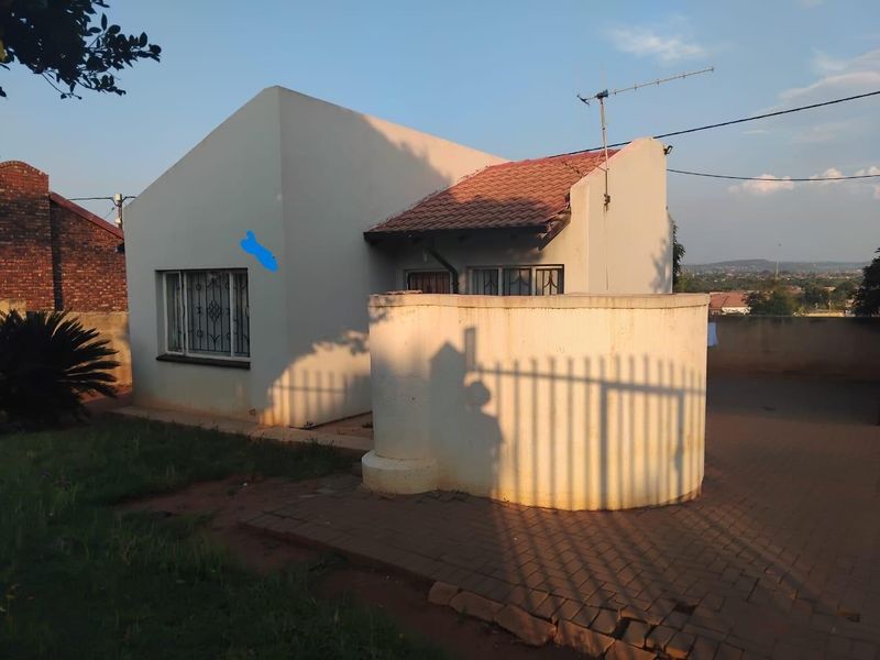 2 Bedroom House For Sale in Odinburg Gardens - Photo 2