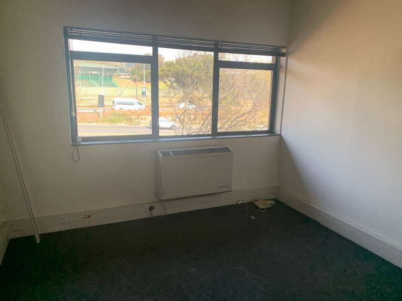 404m2 Office Space To Let | 39 Empire Road, Parktown - Photo 7