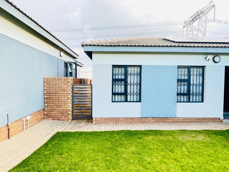 Discover Your Dream Home in Thatchfield's Newest Development - Photo 5