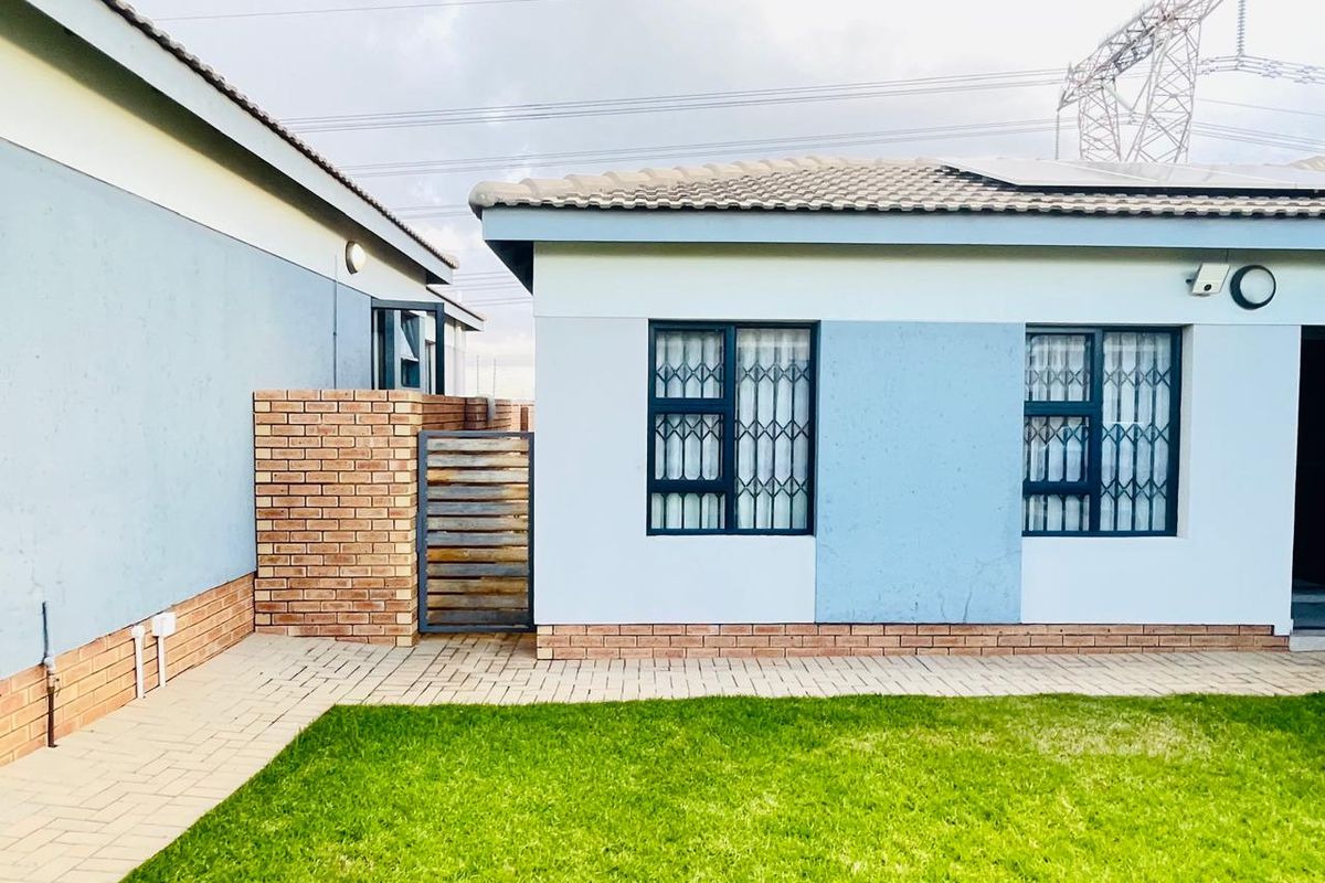 Discover Your Dream Home in Thatchfield's Newest Development - Photo 5