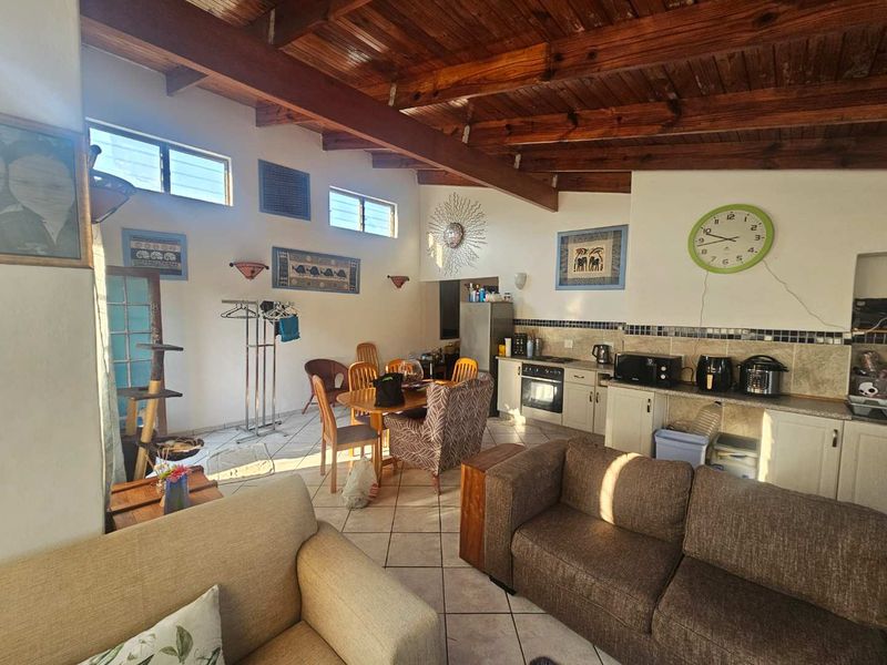 Stunning Top floor 2-Bedroom Apartment in the Heart of St Lucia Estuary – iSimangaliso Wetlands Park. - Photo 7