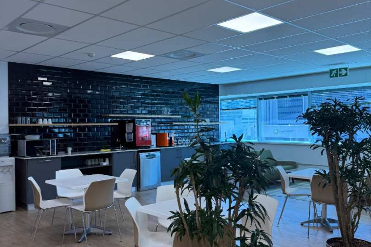 beautifully fitted out 950m2 office to let in the Towers - Photo 2