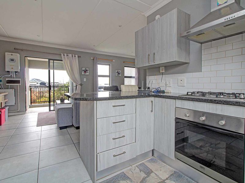 Modern Living Meets Convenience and Comfort - Photo 4