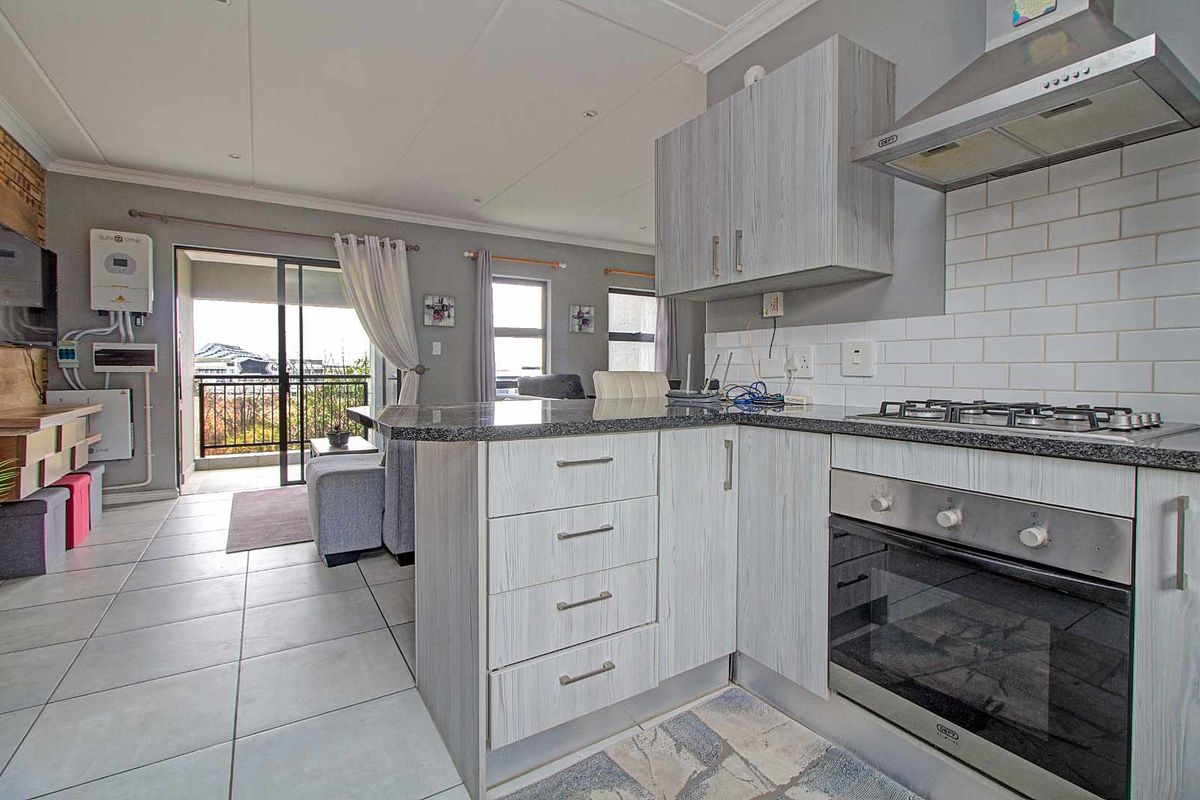 Modern Living Meets Convenience and Comfort - Photo 4